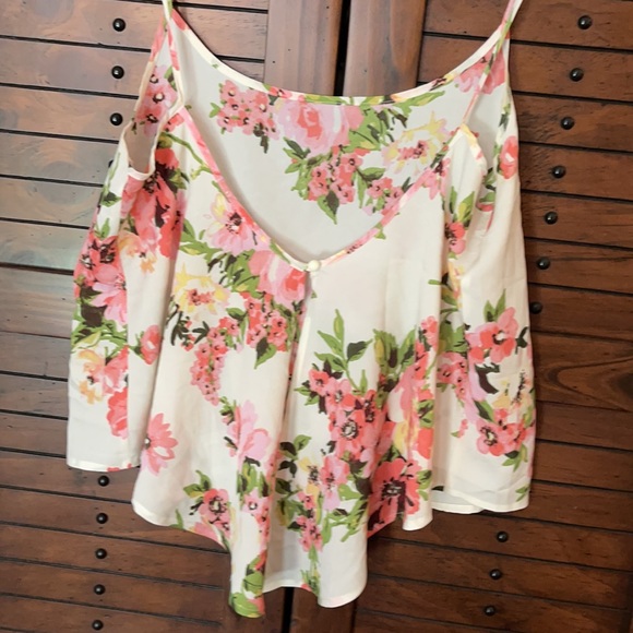 Floral cami never worn. - Picture 6 of 7